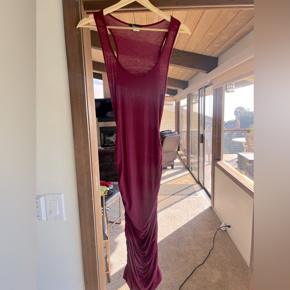 Emprada ruched dress in burgundy size small, long super soft